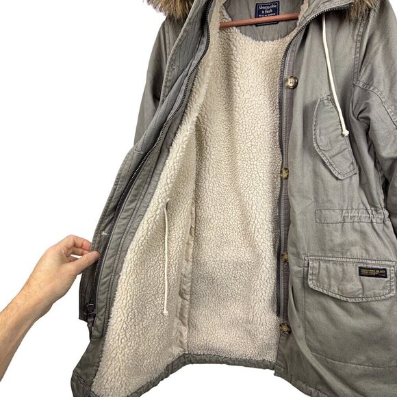 Abercrombie & Fitch Women's Hooded Parka Coat Sz S Removable Fur Sherpa lined - Picture 6 of 16